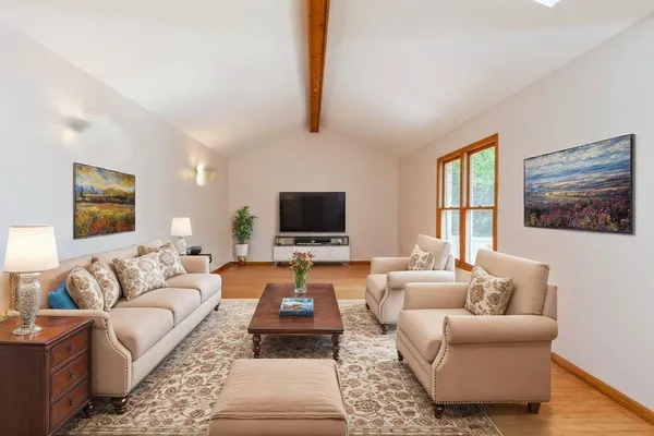 $579,900 | 8885 Dryden Street, Woodridge, IL 60517