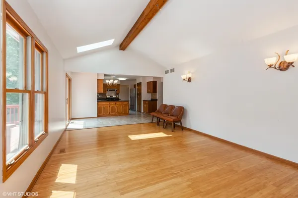$579,900 | 8885 Dryden Street, Woodridge, IL 60517