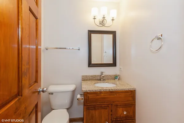 $579,900 | 8885 Dryden Street, Woodridge, IL 60517