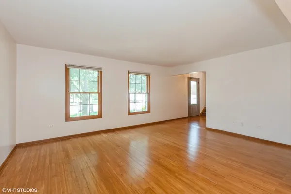$579,900 | 8885 Dryden Street, Woodridge, IL 60517
