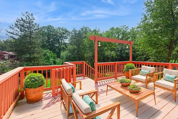 $579,900 | 8885 Dryden Street, Woodridge, IL 60517