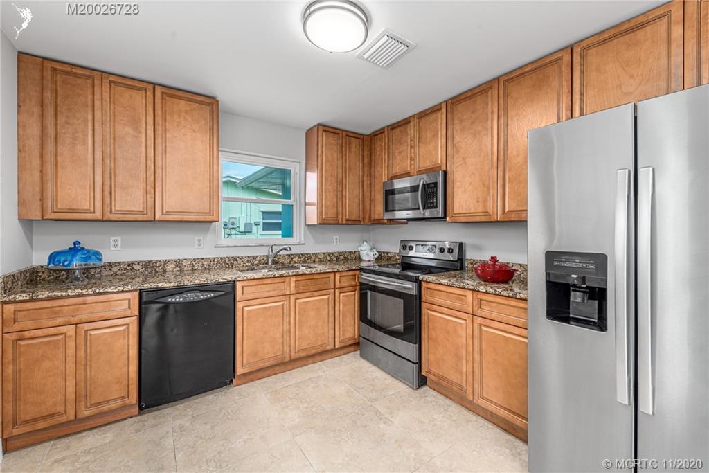 1045 Northwest Terrace Road Stuart, FL 34994 - Photo 14 of 30 Gallery Image 14