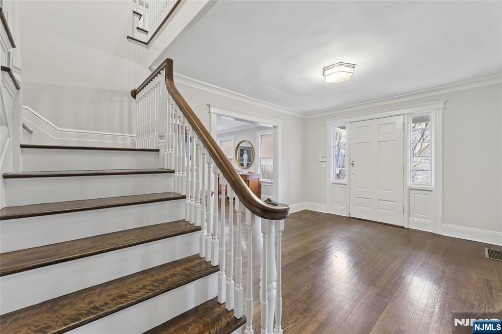 14 Old Smith Road Tenafly, NJ 07670 - Photo 4 of 50 a view of entryway