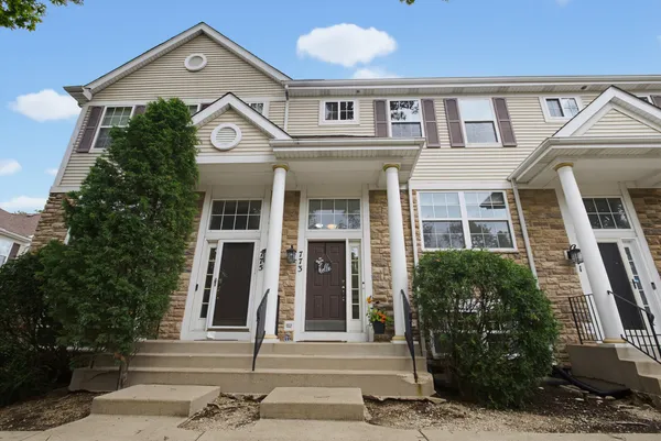 $359,900 | 773 West Misty Drive, Palatine, IL 60074