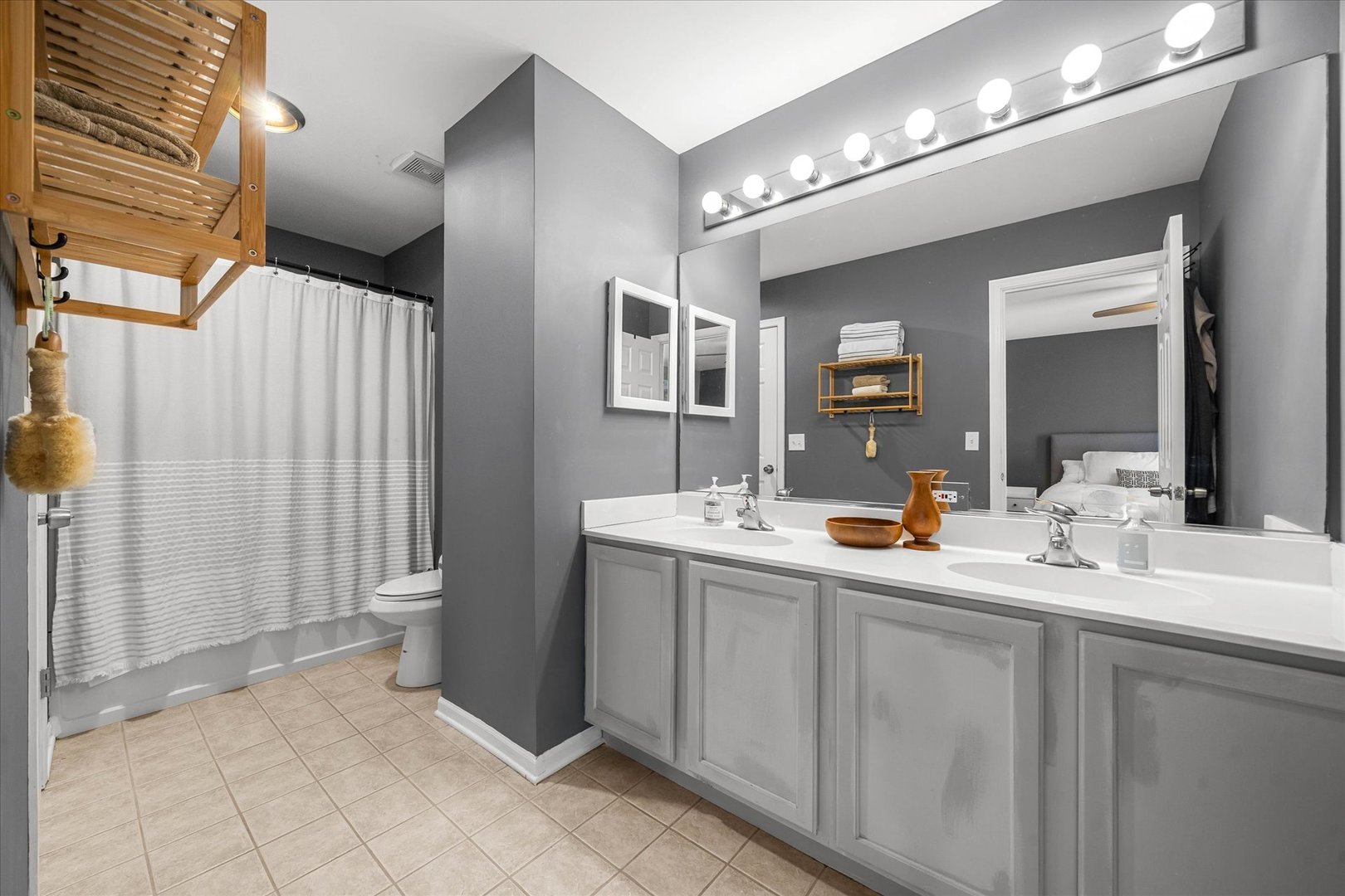 2077 Union Mill Drive Aurora, IL 60503 - Photo 11 of 18 a bathroom with a double vanity sink mirror and toilet