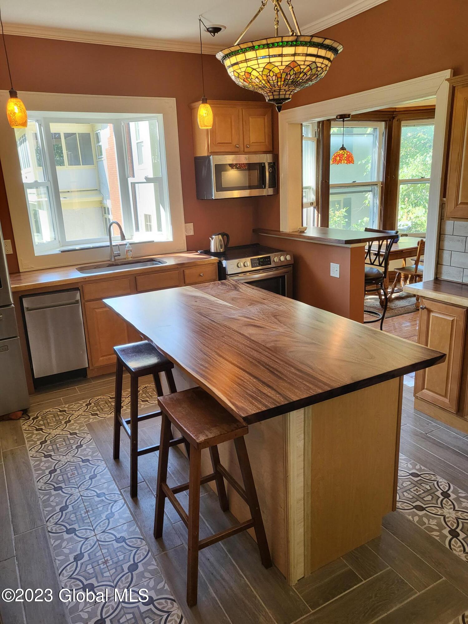 1142 Avon Road Schenectady, NY 12308 - Photo 21 of 61 20230920_144336