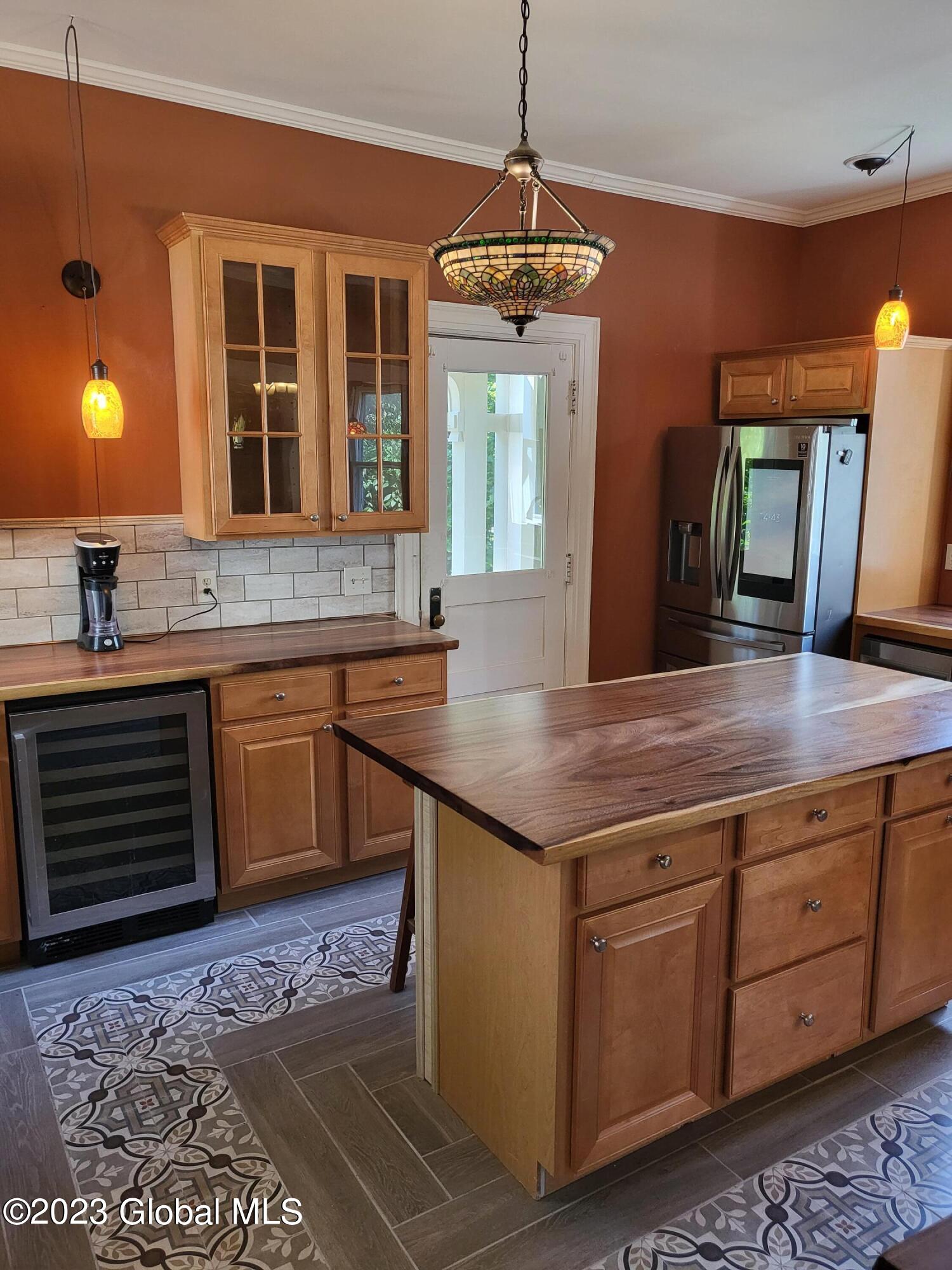 1142 Avon Road Schenectady, NY 12308 - Photo 22 of 61 20230920_144348