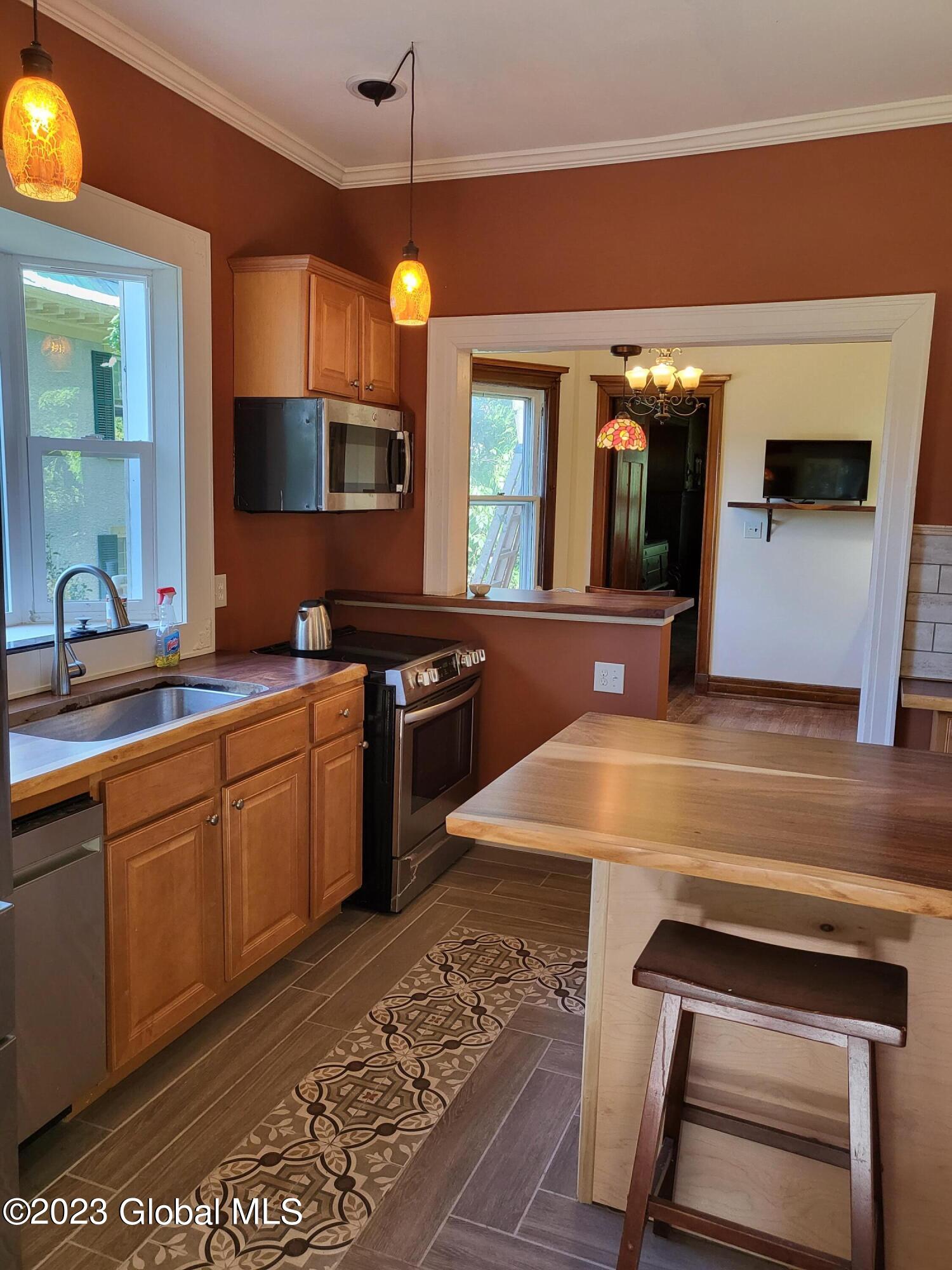 1142 Avon Road Schenectady, NY 12308 - Photo 28 of 61 20230920_133437
