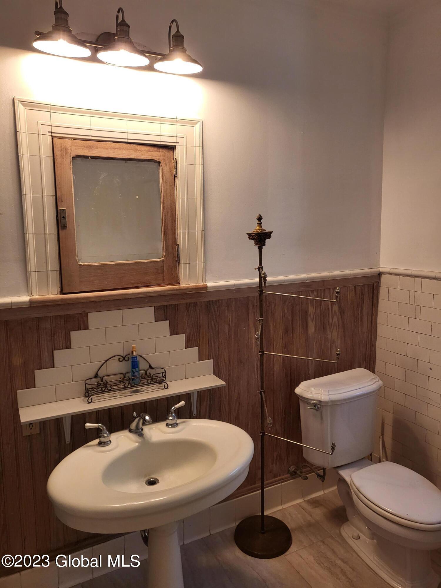 1142 Avon Road Schenectady, NY 12308 - Photo 32 of 61 20230919_165925