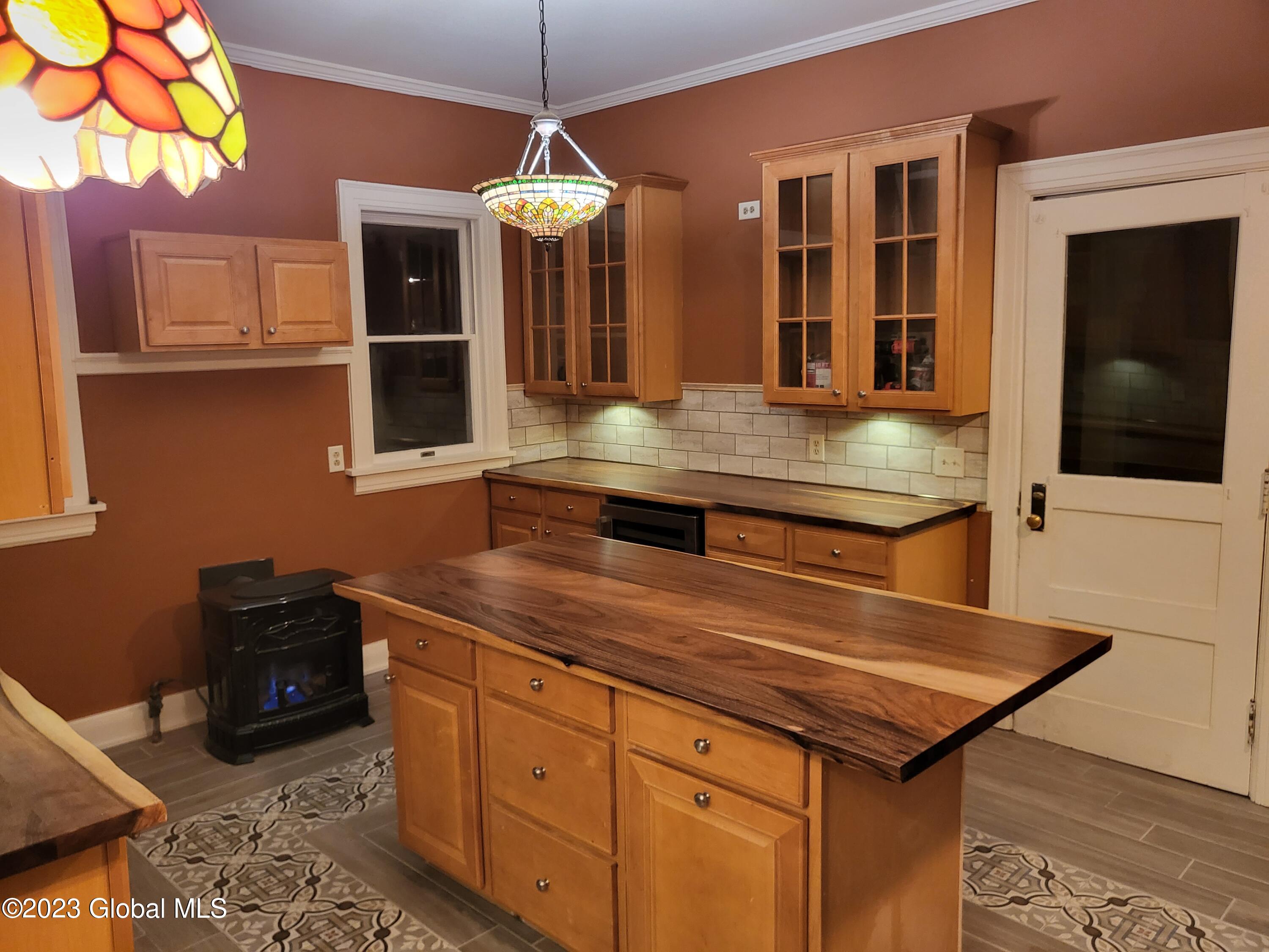 1142 Avon Road Schenectady, NY 12308 - Photo 49 of 61 20230428_225026