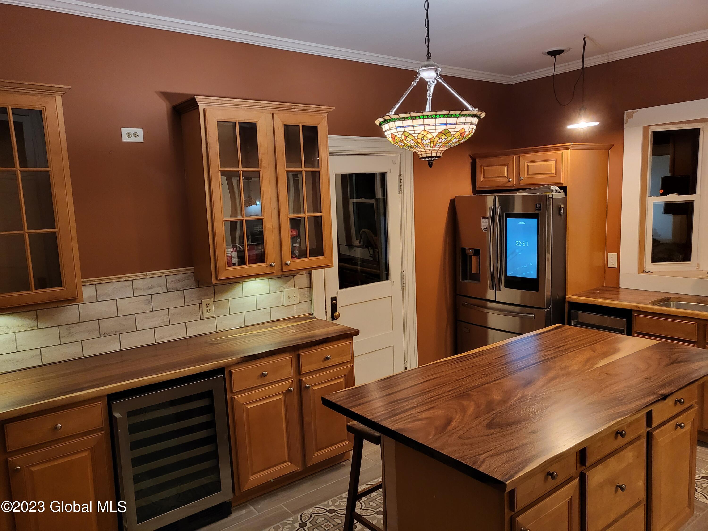 1142 Avon Road Schenectady, NY 12308 - Photo 50 of 61 20230428_225155