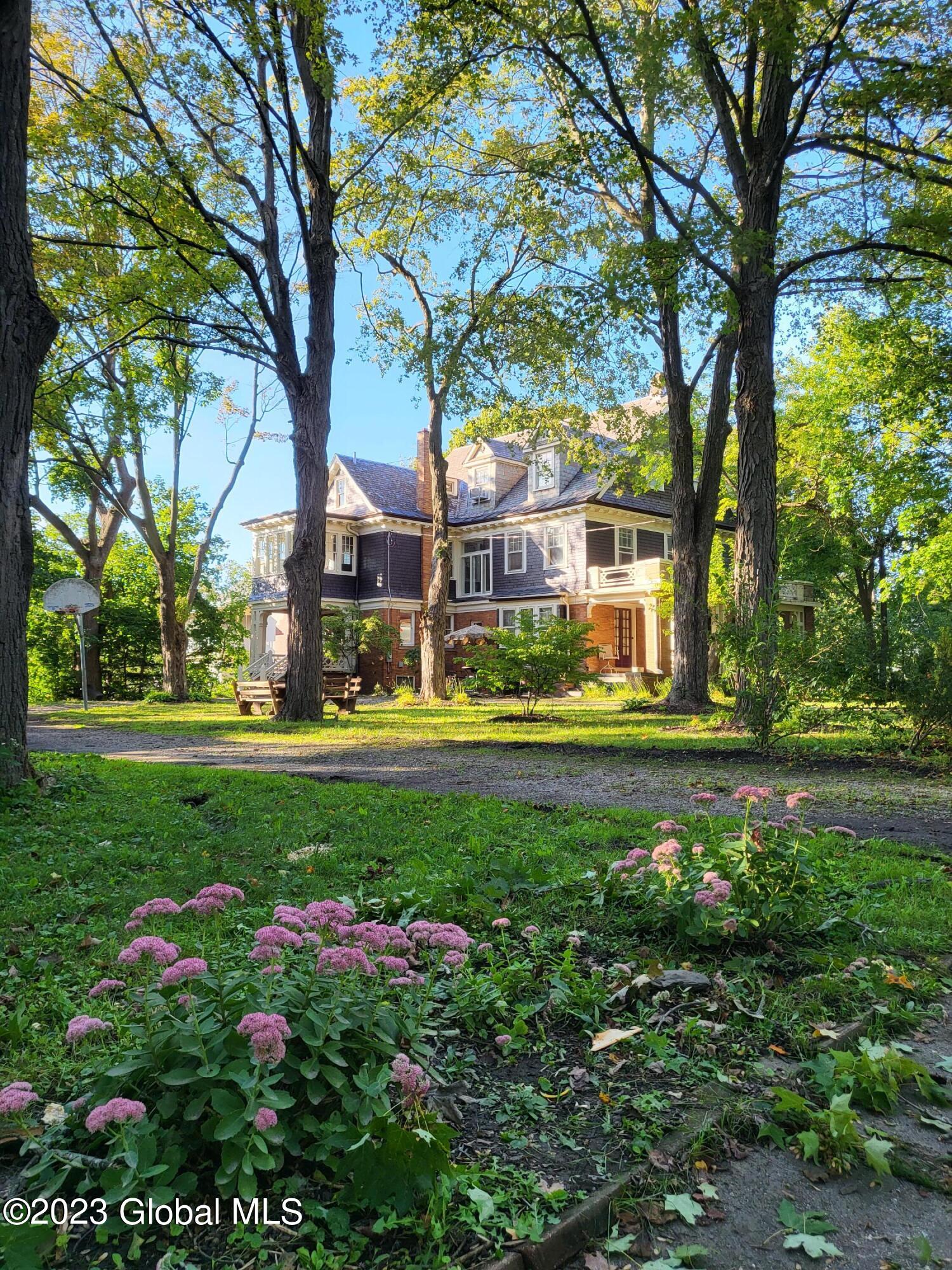 1142 Avon Road Schenectady, NY 12308 - Photo 7 of 61 20230919_170709