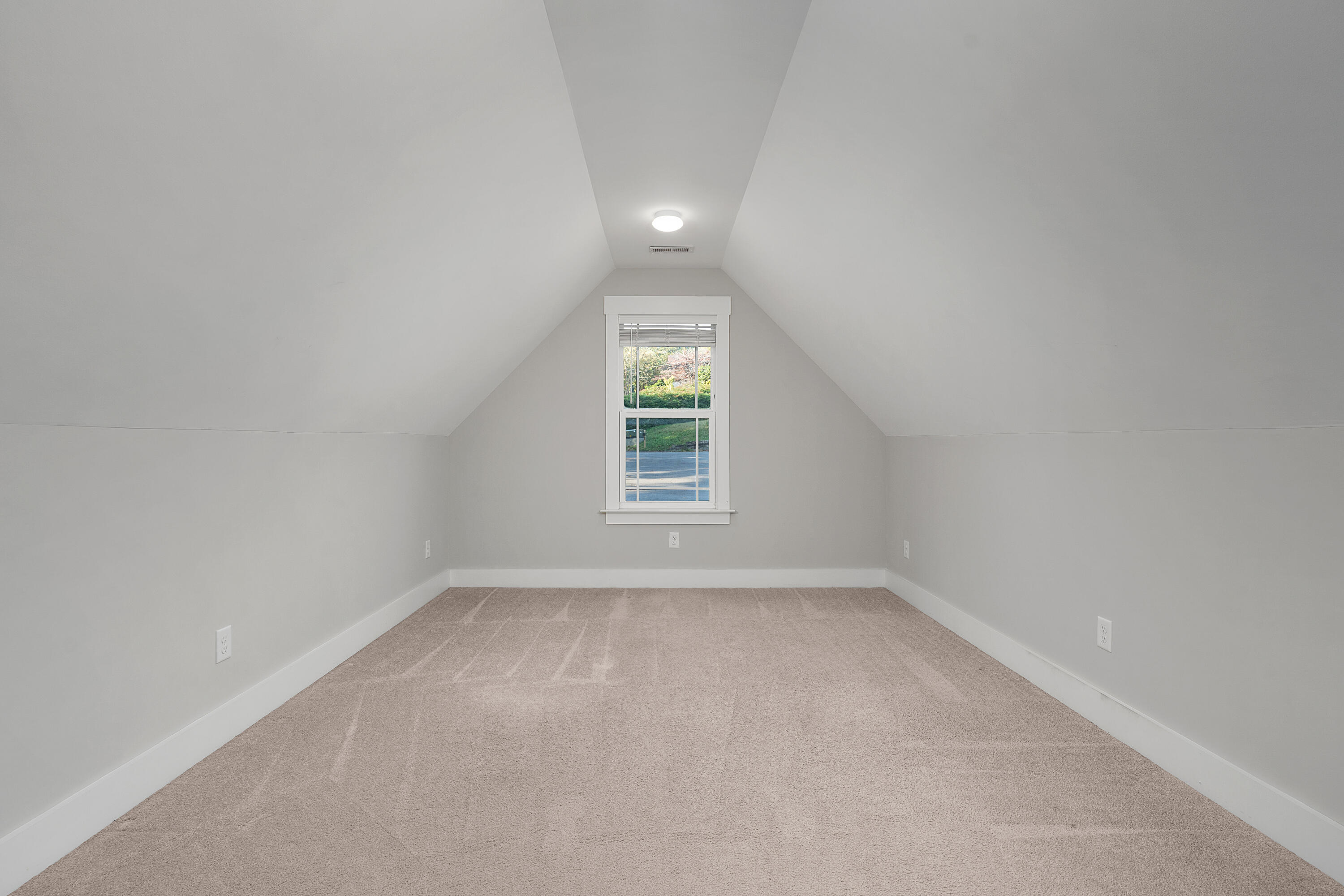 602 Paragon Drive Chattanooga, TN 37415 - Photo 29 of 47 46 - 602 Paragon Drive - Upstairs