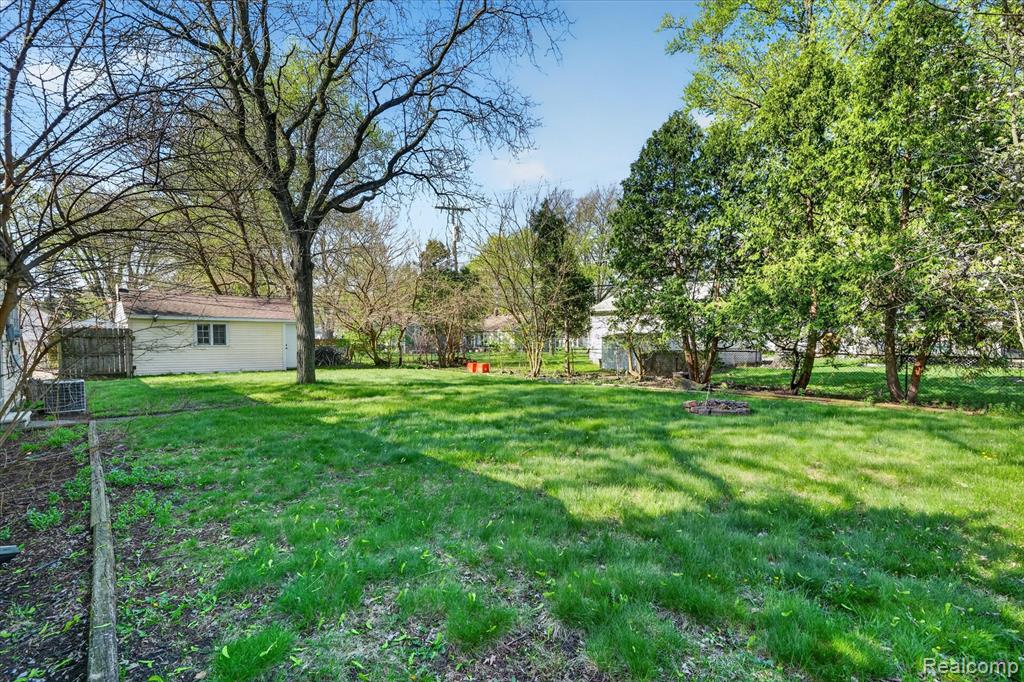 15151 Merriman Road Livonia, MI 48154 - Photo 34 of 38 Gallery Image 34