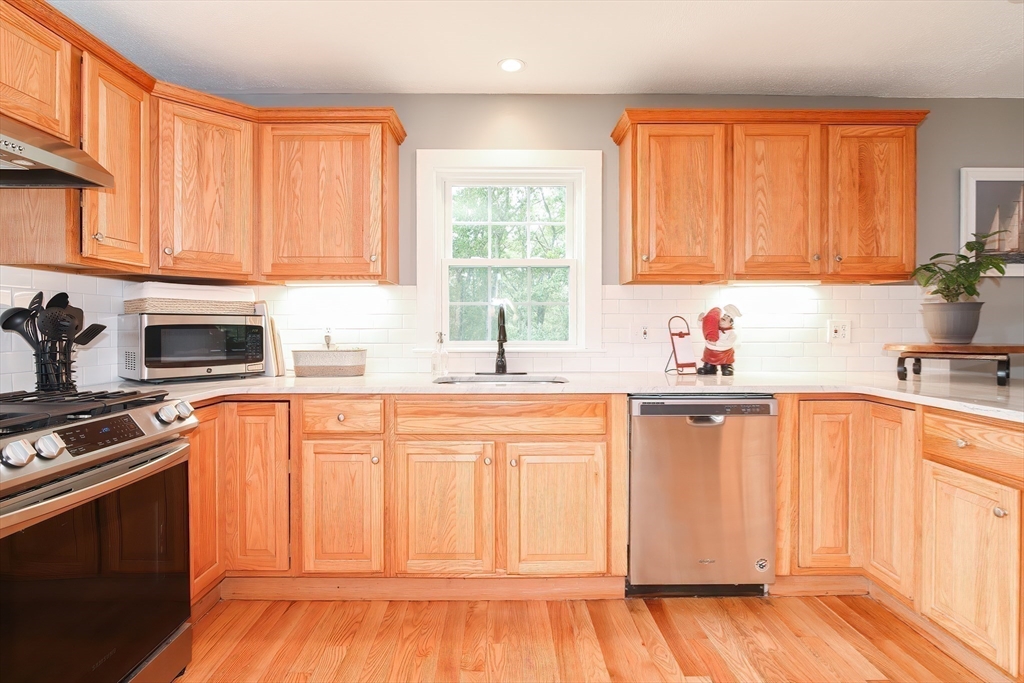 22 Ridgewood Drive Sandwich, MA 02537 - Photo 9 of 41 Gallery Image 9
