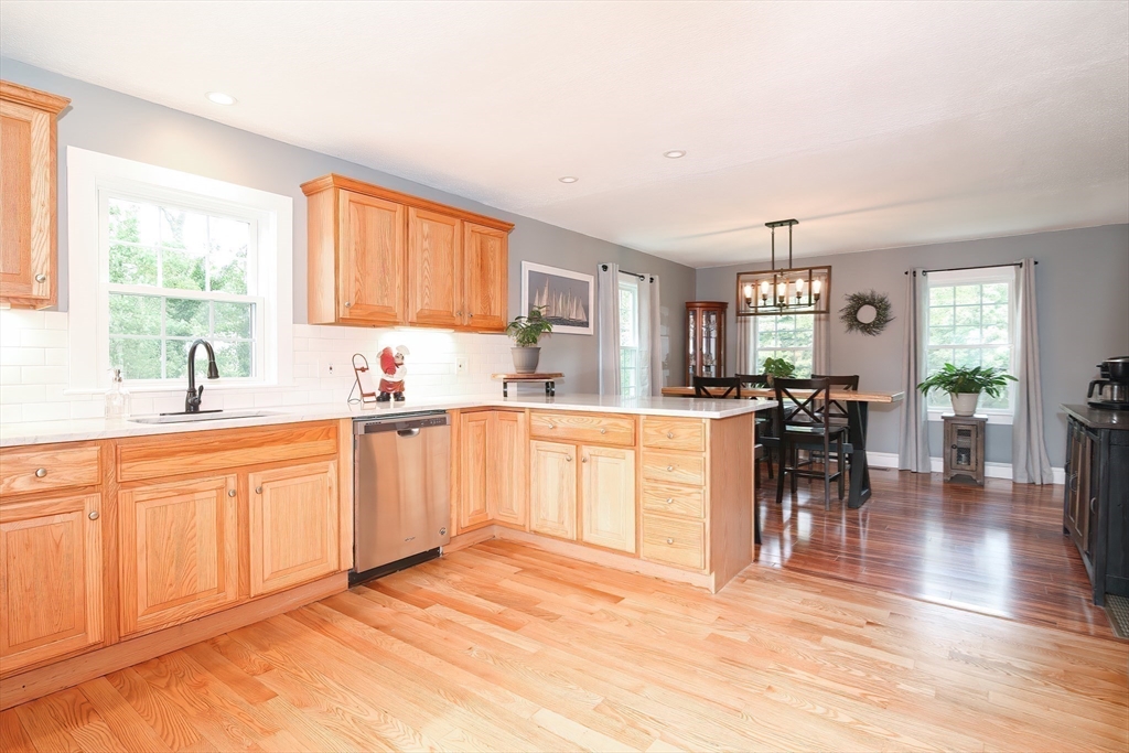 22 Ridgewood Drive Sandwich, MA 02537 - Photo 10 of 41 Gallery Image 10