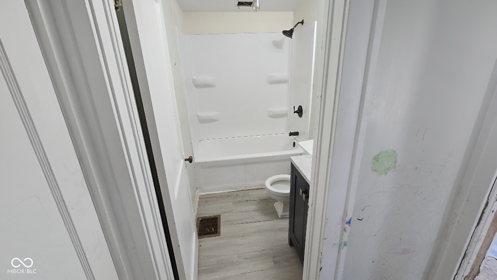 240 West 37th Street Anderson, IN 46013 - Photo 14 of 17