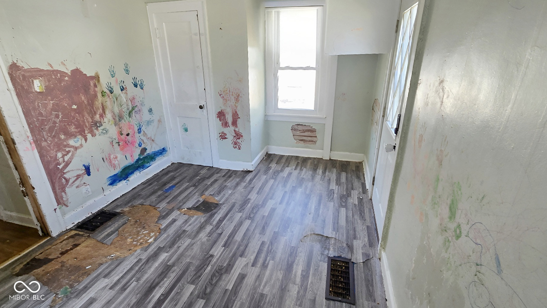 240 West 37th Street Anderson, IN 46013 - Photo 15 of 17