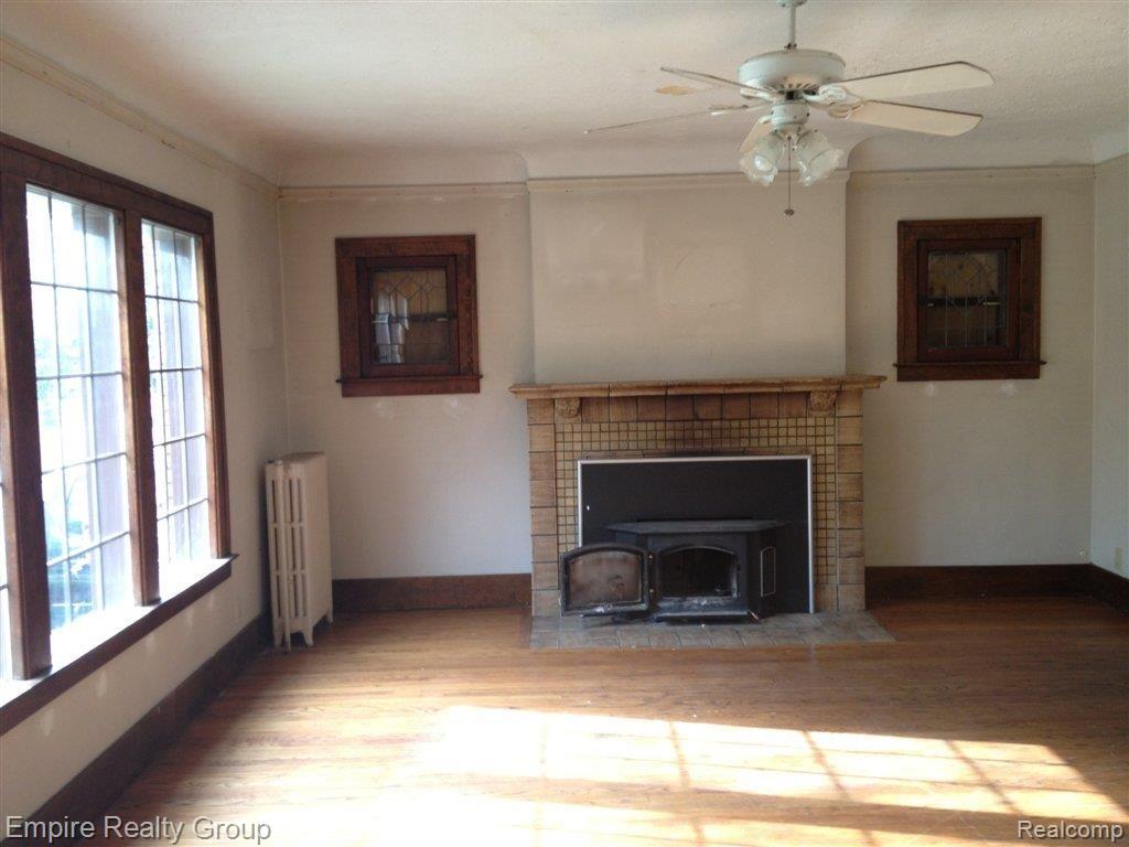 Living Room.JPG