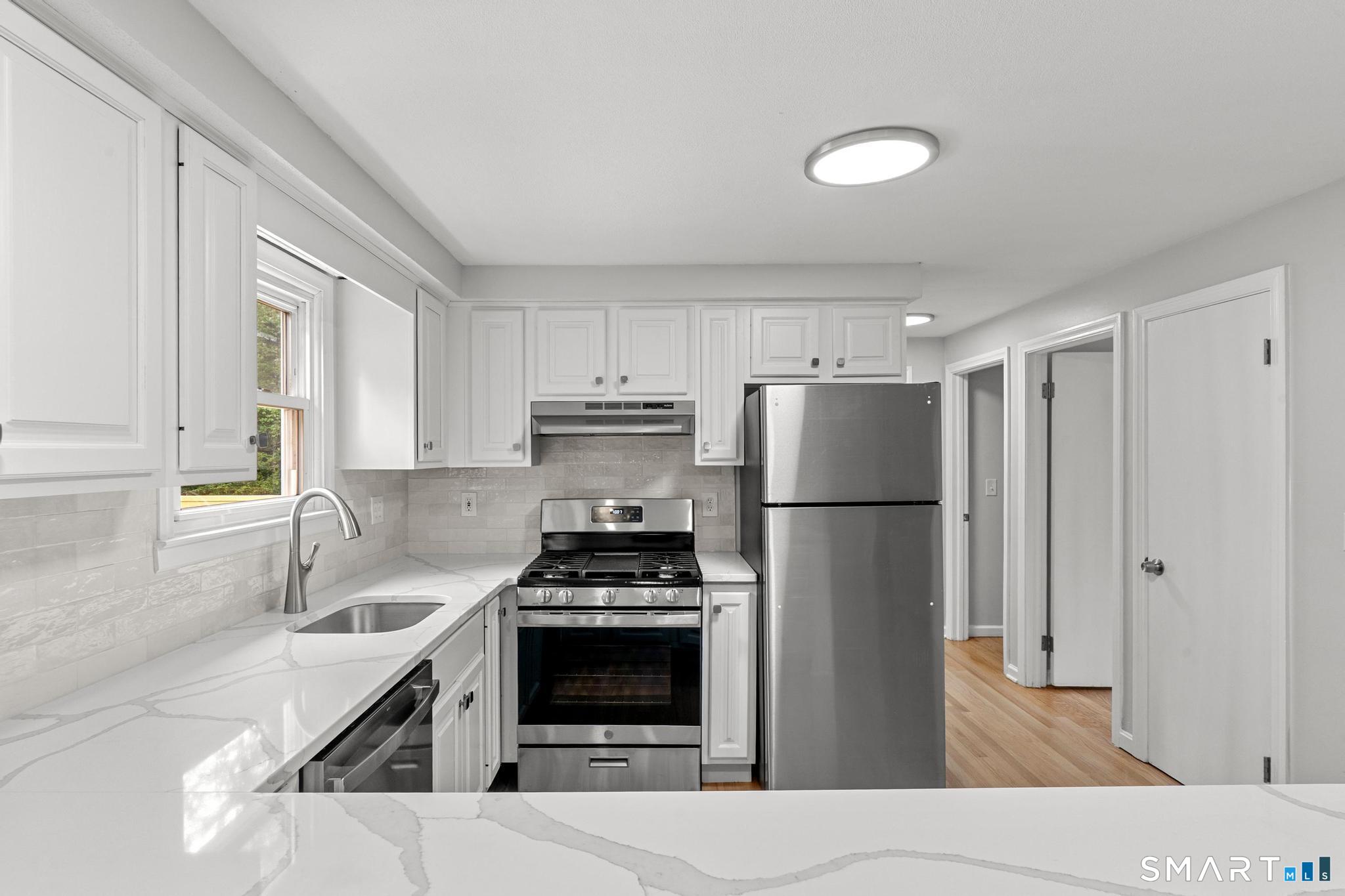 173 Timber Trail Wethersfield, CT 06109 - Photo 5 of 39 Gallery Image 5