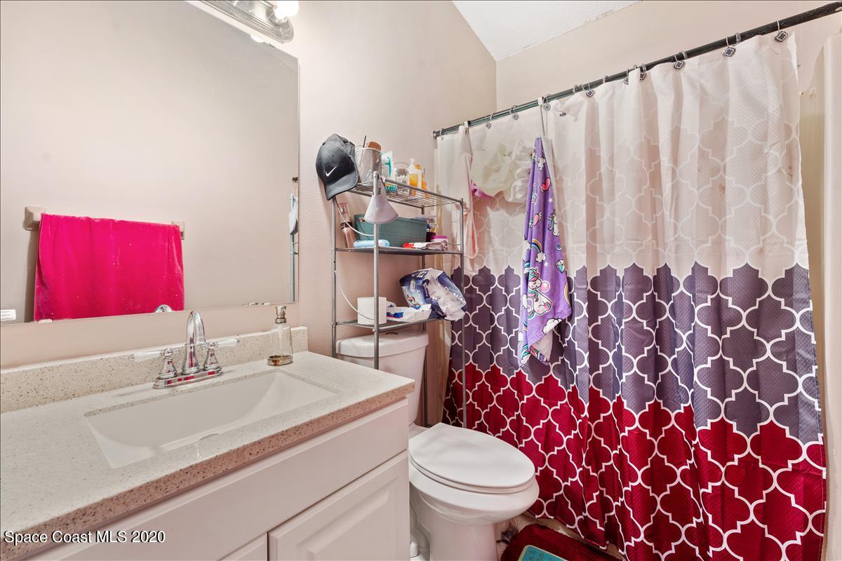 1534 Goyer Road Southeast Palm Bay, FL 32909 - Photo 20 of 23 Bathroom
