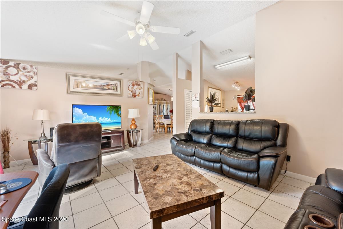 1534 Goyer Road Southeast Palm Bay, FL 32909 - Photo 10 of 23 Living Room