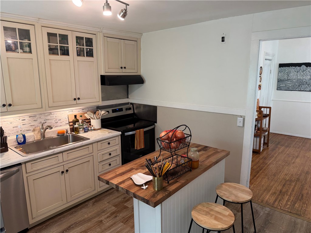 69 Averill Avenue Rochester, NY 14620 - Photo 4 of 26