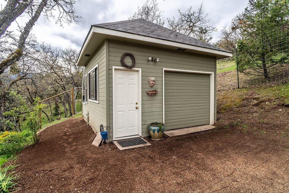 6344 Adams Road Talent, OR 97540 - Photo 27 of 29 27