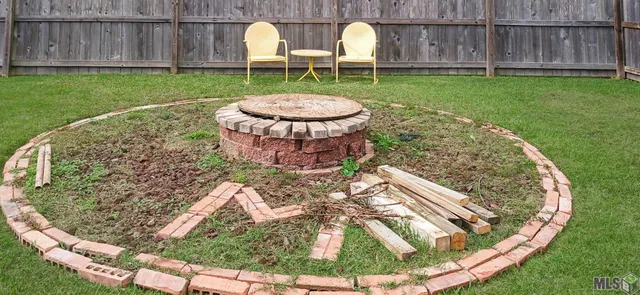 $306,800 | 13626 Cantebury Avenue, Denham Springs, LA 70726