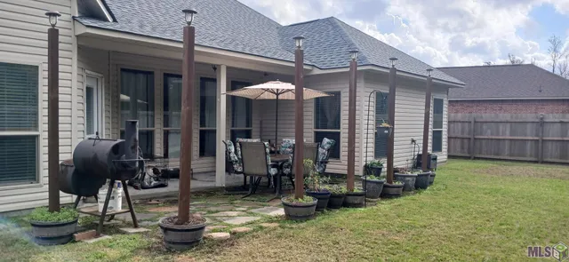 $306,800 | 13626 Cantebury Avenue, Denham Springs, LA 70726