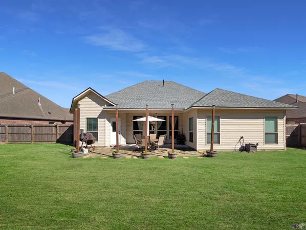 $303,800 | 13626 Cantebury Avenue, Denham Springs, LA 70726