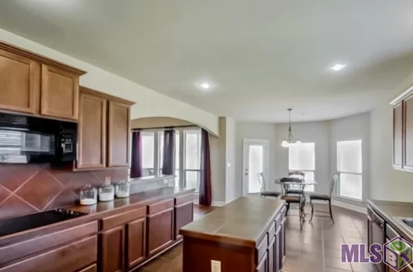$303,800 | 13626 Cantebury Avenue, Denham Springs, LA 70726