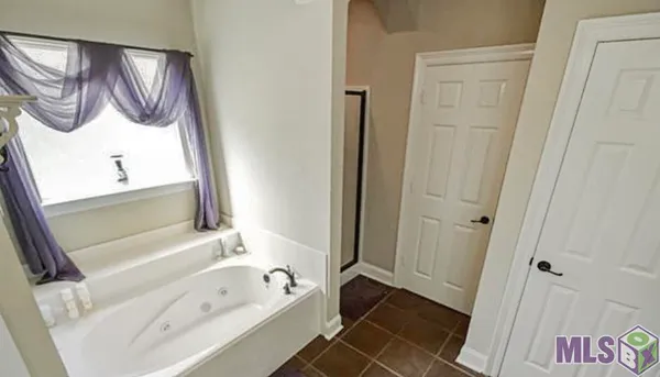 $303,800 | 13626 Cantebury Avenue, Denham Springs, LA 70726