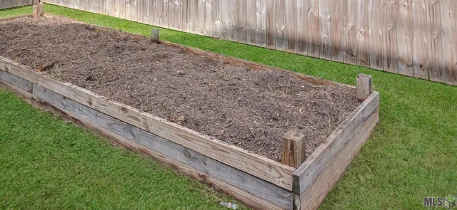 $306,800 | 13626 Cantebury Avenue, Denham Springs, LA 70726