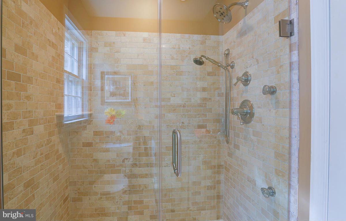 228 Tidyman Road Reisterstown, MD 21136 - Photo 17 of 27 Bath (Master)
