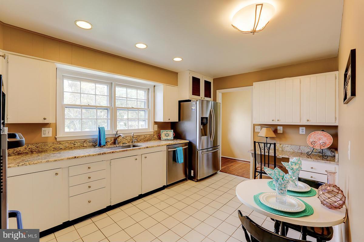 228 Tidyman Road Reisterstown, MD 21136 - Photo 6 of 27 Kitchen