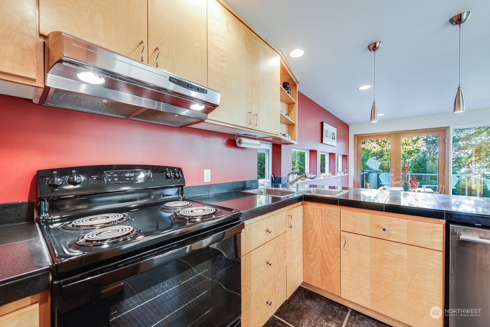 3699 Saratoga Road Langley, WA 98260 - Photo 13 of 30 Gallery Image 13