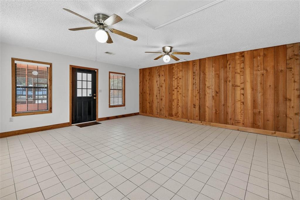 161 Navajo Road Brunswick, GA 31525 - Photo 14 of 46 Huge Playroom ideal for a pool table