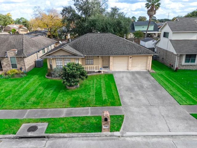 $259,000 | 3707 Pine Cone Trail, Pasadena, TX 77505