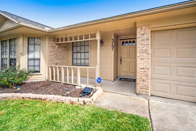 $259,000 | 3707 Pine Cone Trail, Pasadena, TX 77505