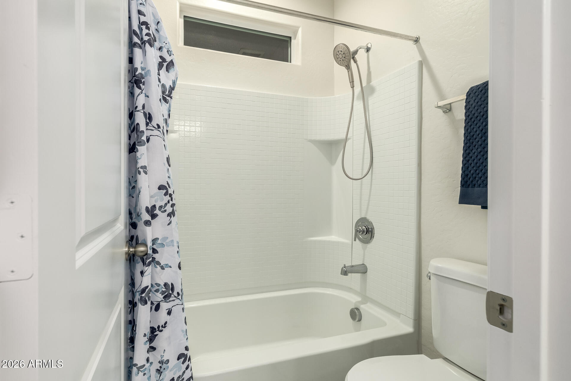 9471 Greenhouse Road Florence, AZ 85132 - Photo 17 of 22 a bathroom with a bath tub with a shower