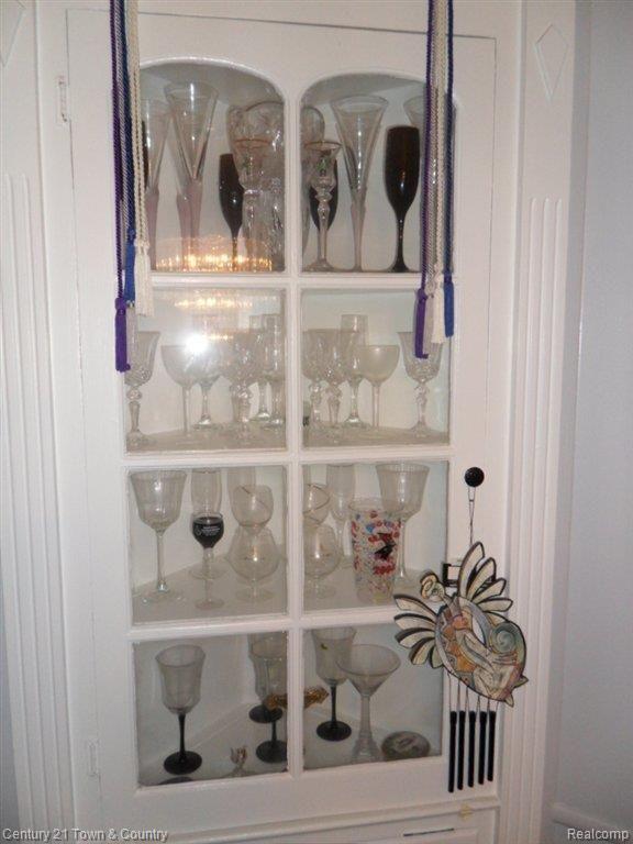 17144 Huntington Road Detroit, MI 48219 - Photo 21 of 57 Dining Room 4.JPG