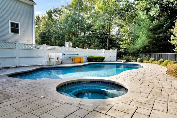 14 Huckleberry Road Hopkinton, MA 01748 - Photo 24 of 30 Gallery Image 24