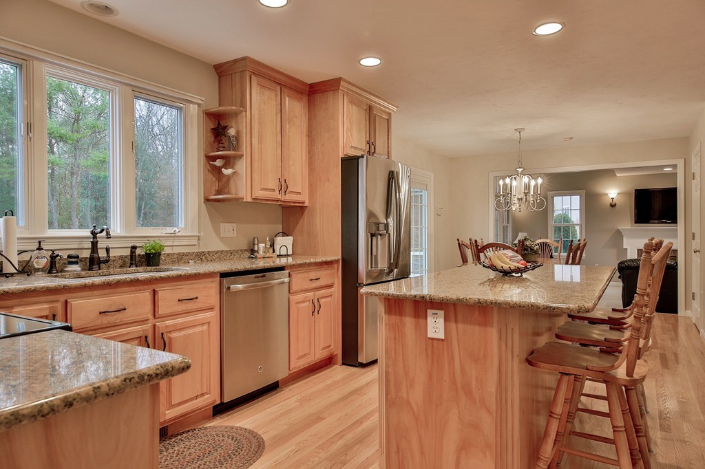 14 Huckleberry Road Hopkinton, MA 01748 - Photo 6 of 30 Gallery Image 6