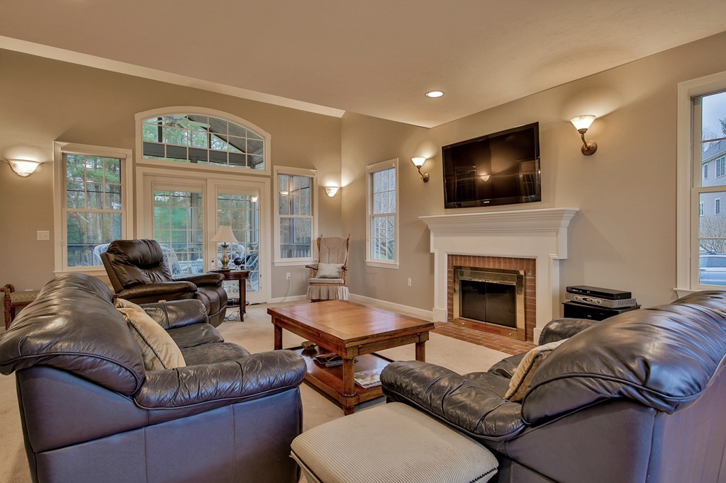 14 Huckleberry Road Hopkinton, MA 01748 - Photo 9 of 30 Gallery Image 9