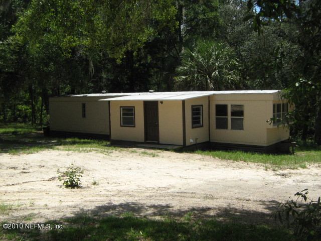 222 Kyte Road San Mateo, FL 32187 - Photo 2 of 11 Front of Home