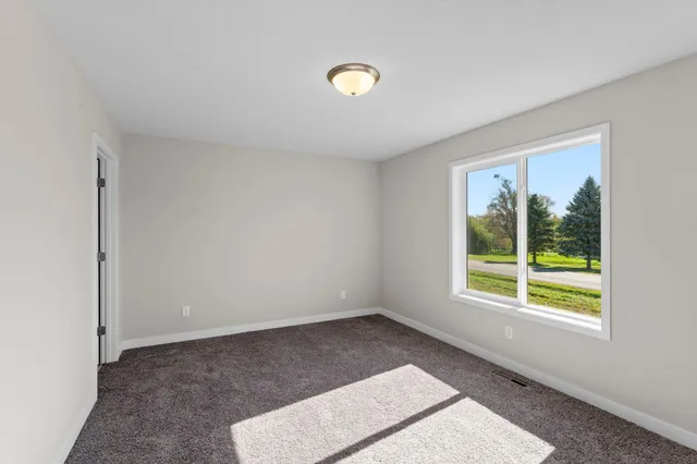 $474,850 | 2101 Pleasant Drive, Prescott, WI 54021