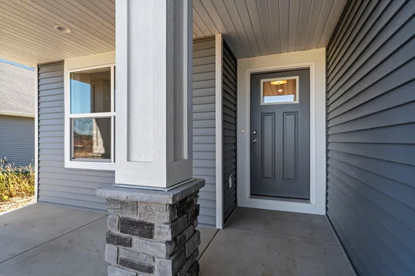 $469,850 | 2101 Pleasant Drive, Prescott, WI 54021