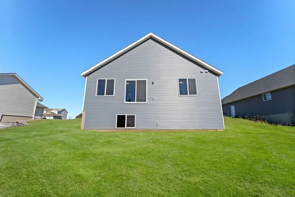 $469,850 | 2101 Pleasant Drive, Prescott, WI 54021