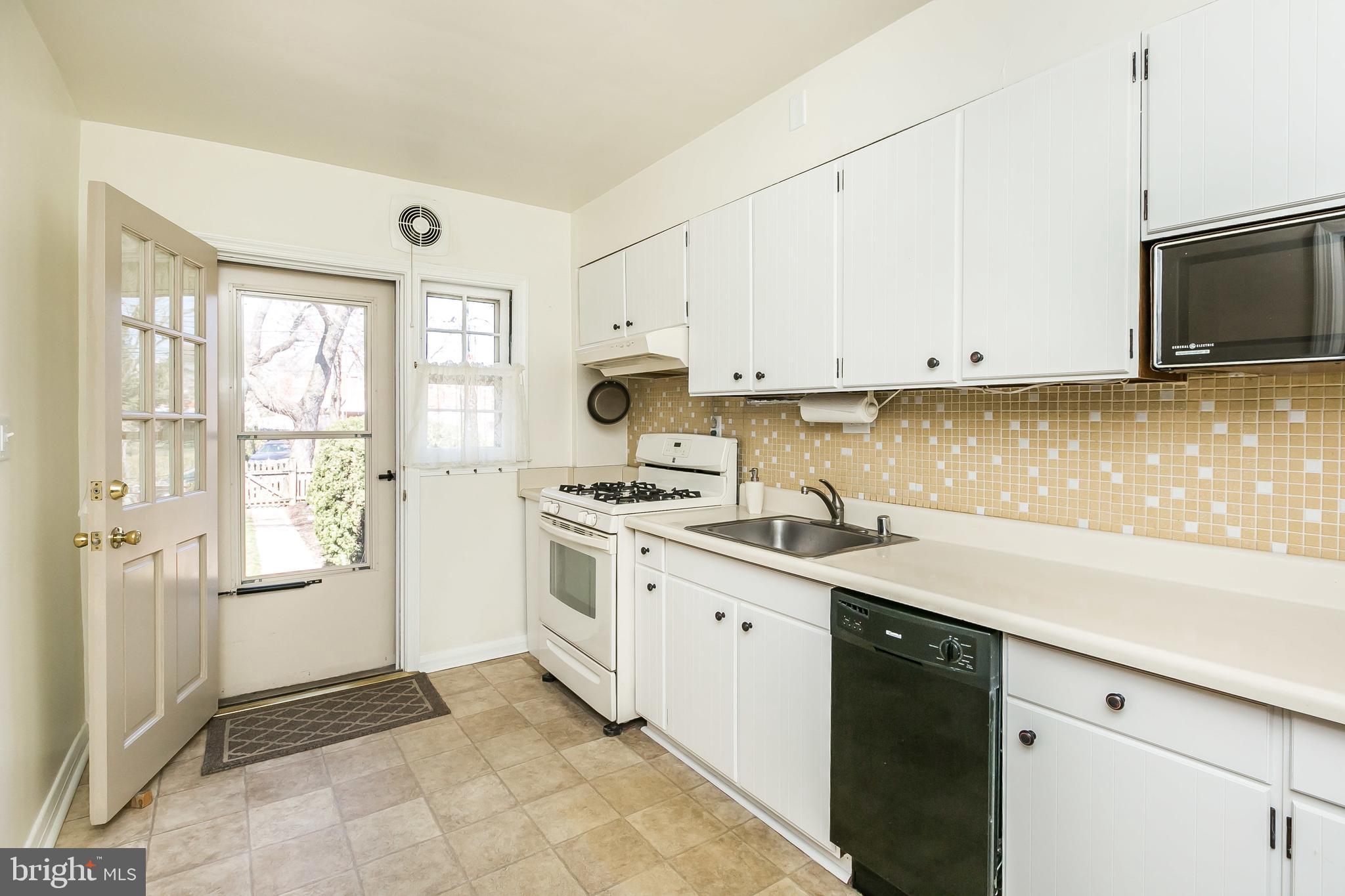 1228 Cedarcroft Road Baltimore, MD 21239 - Photo 12 of 39